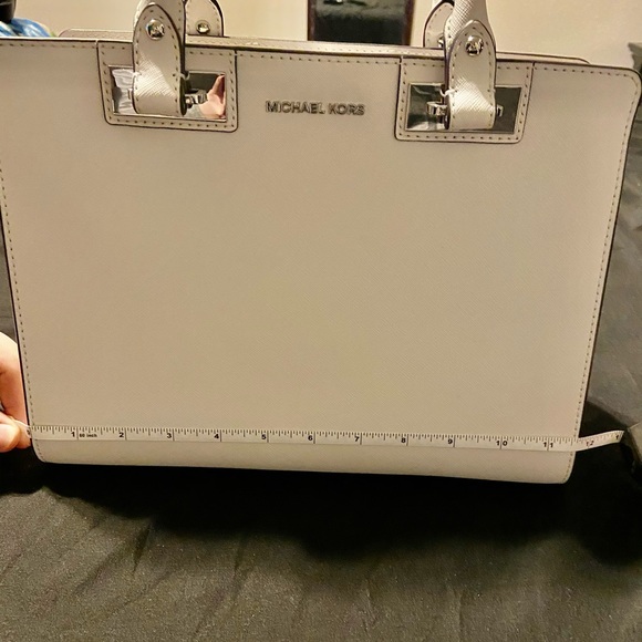 Michael Kors White Purse - Picture 5 of 6